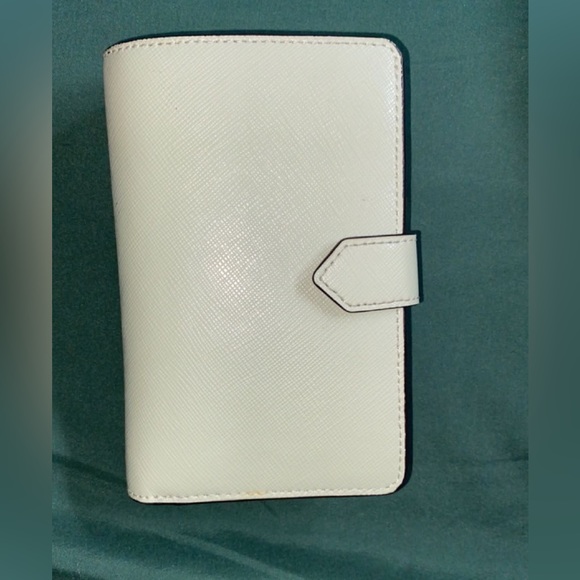 UsedPerfect condition mint green Carson convertible crossbody + matching wallet - Picture 6 of 7